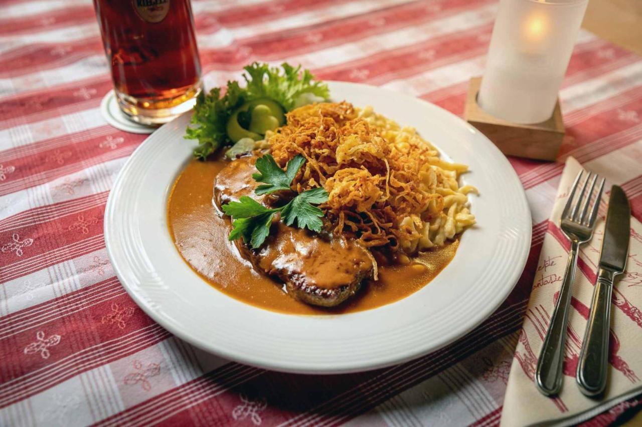 Hotel Restaurant Goldener Hirsch Donauwörth Buitenkant foto