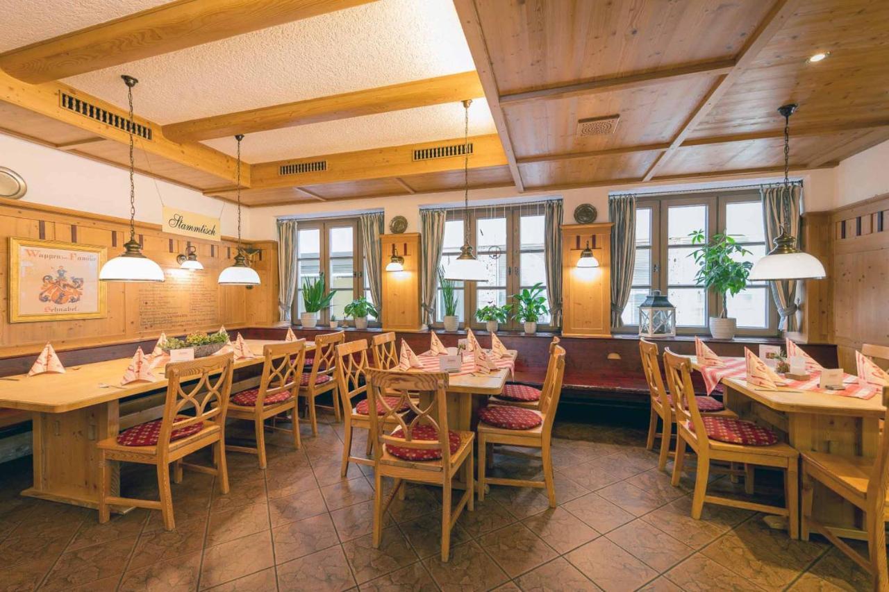 Hotel Restaurant Goldener Hirsch Donauwörth Buitenkant foto